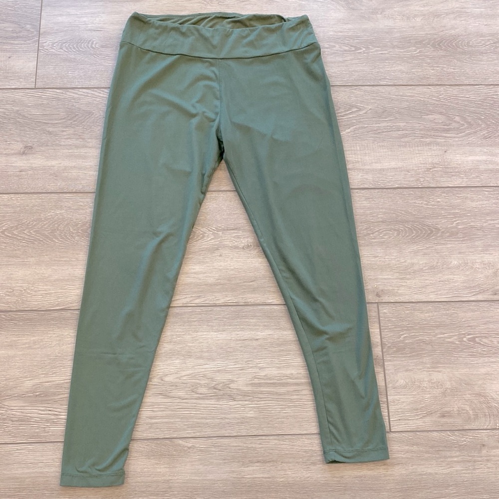 LULAROE OLIVE GREEN LEGGINGS